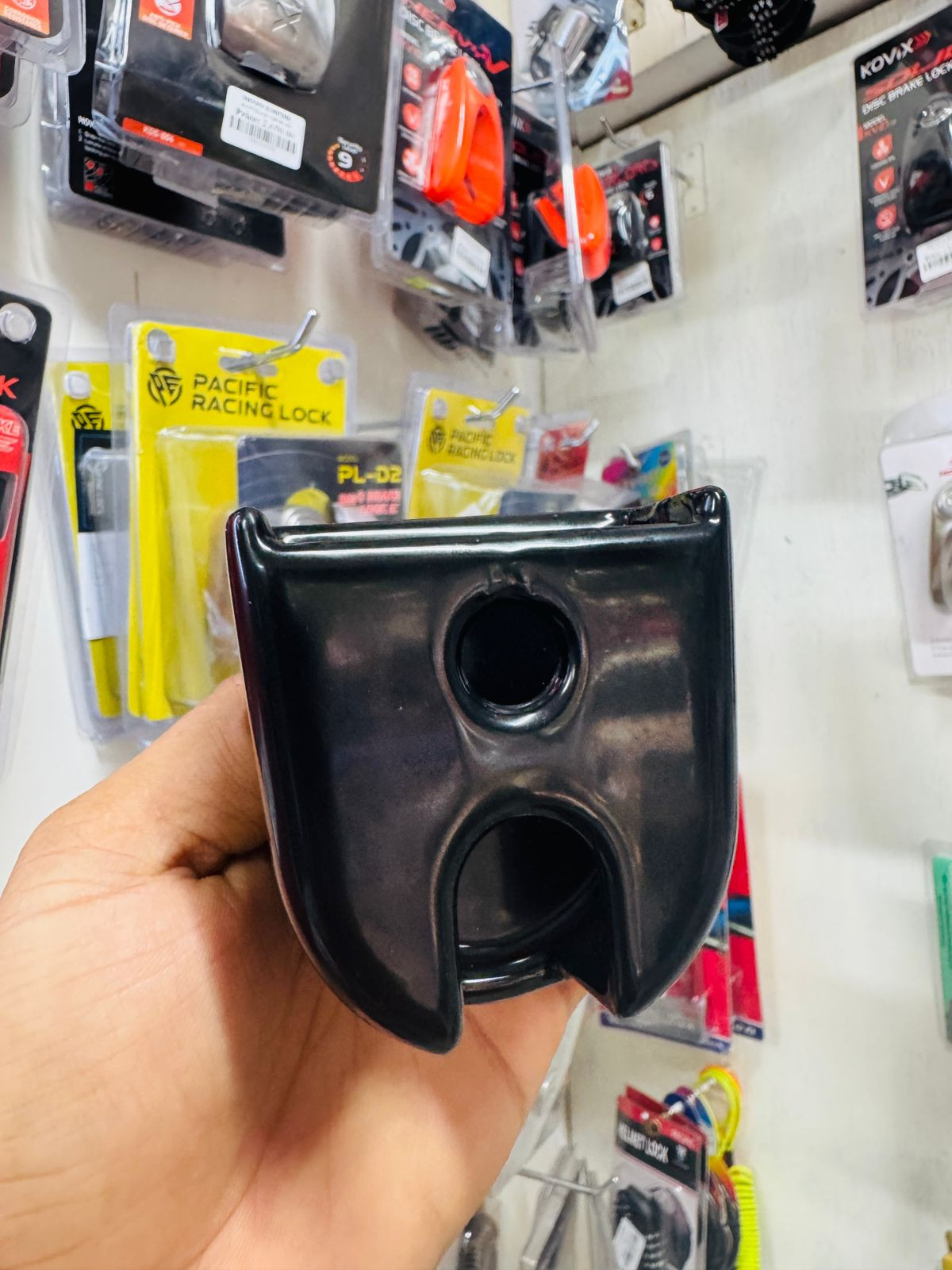 Pacific Premium Lock Holder - Black